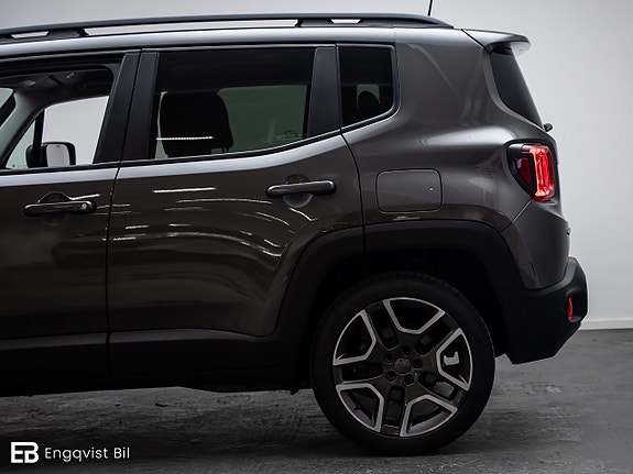 Jeep Renegade 6 of 30
