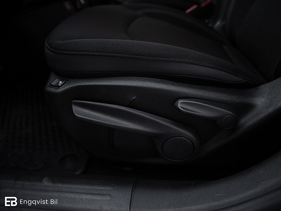 Jeep Renegade 25 of 30