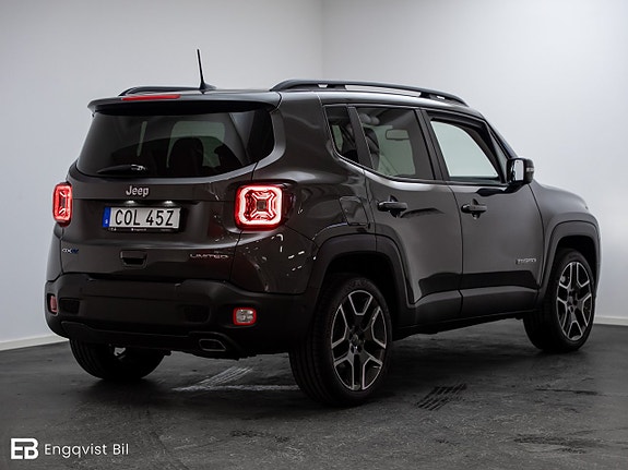 Jeep Renegade 10 of 30