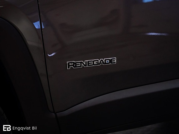 Jeep Renegade 7 of 30