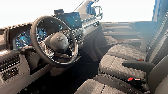 Volkswagen Caravelle 7 of 15