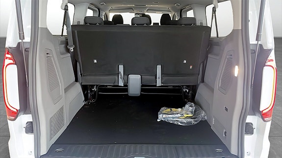 Volkswagen Caravelle 14 of 15