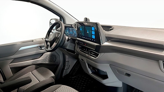 Volkswagen Caravelle 12 of 15