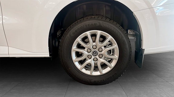 Volkswagen Caravelle 6 of 15