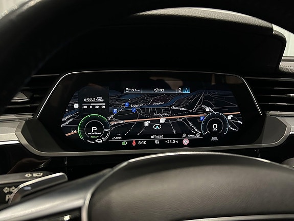 Audi e-tron 12 of 15