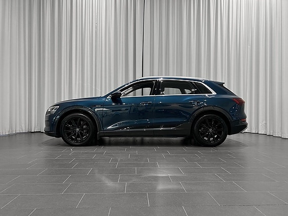 Audi e-tron 2 of 15