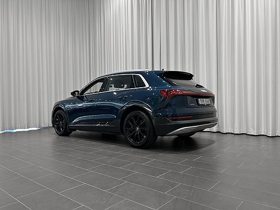 Audi e-tron 3 of 15