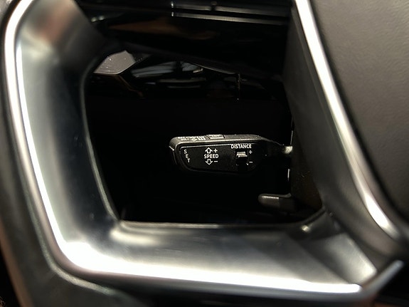 Audi e-tron 11 of 15
