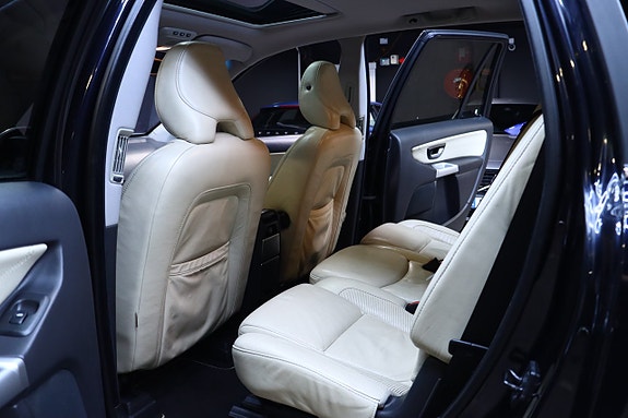 Volvo XC90 12 of 27