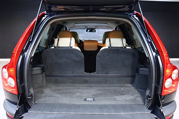 Volvo XC90 15 of 27