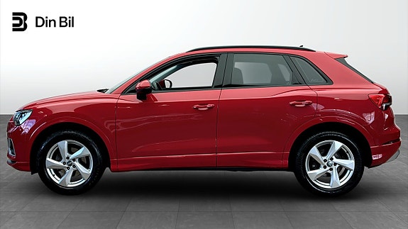 Audi Q3 2 of 12