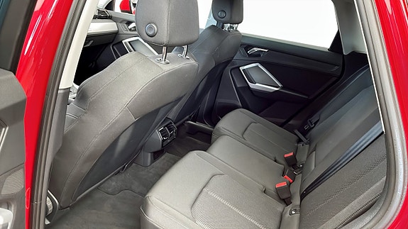 Audi Q3 11 of 12
