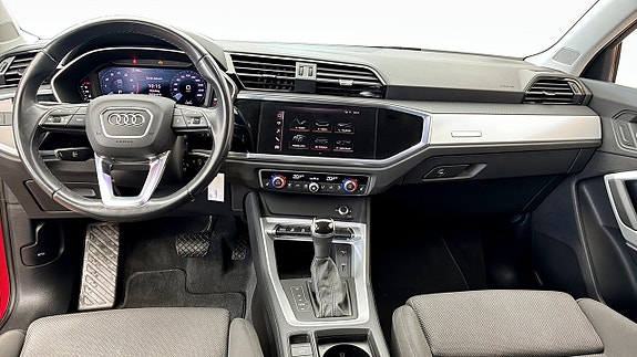 Audi Q3 10 of 12