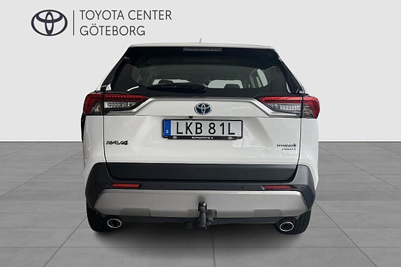 Toyota RAV4 7 of 14