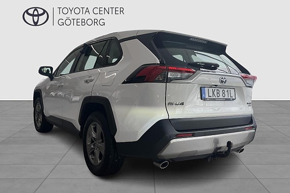 Toyota RAV4 3 of 14