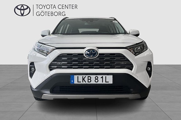 Toyota RAV4 8 of 14