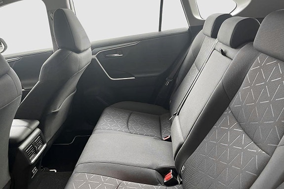 Toyota RAV4 10 of 14