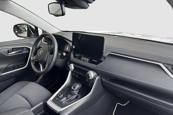 Toyota RAV4 9 of 14