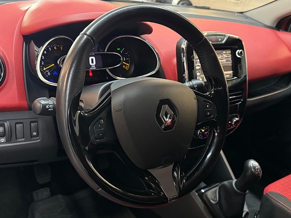 Renault Clio 9 of 16