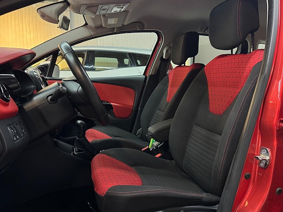 Renault Clio 15 of 16