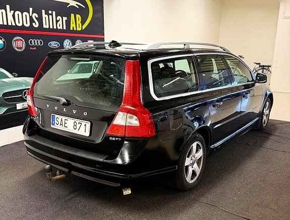 Volvo V70 8 of 17