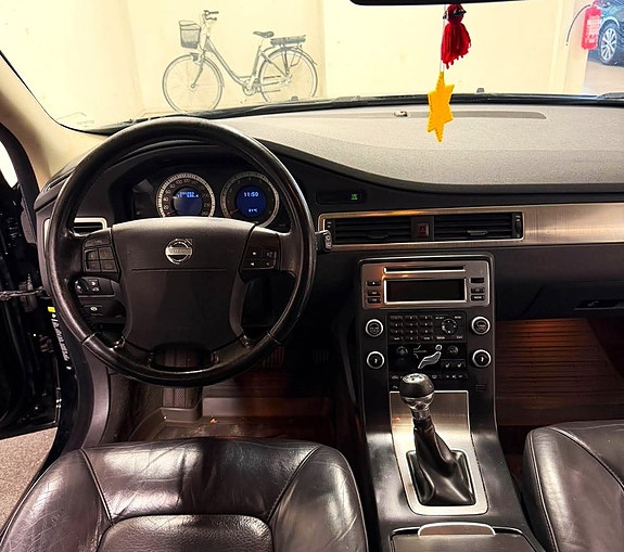 Volvo V70 13 of 17