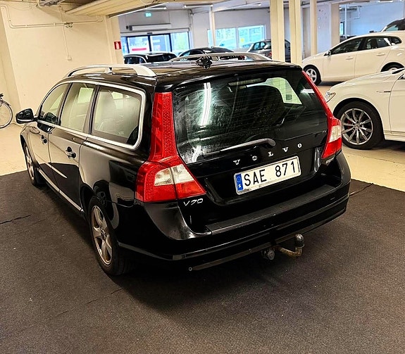 Volvo V70 6 of 17