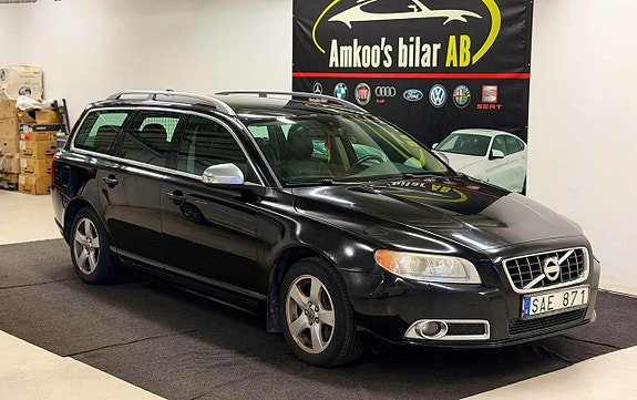 Volvo V70 2 of 17