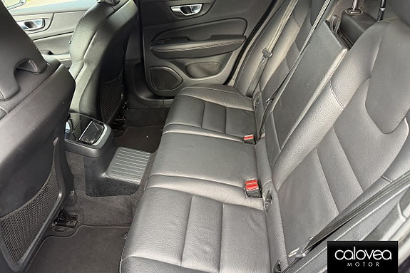Volvo V60 12 of 16