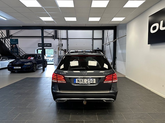 Mercedes-Benz E220 8 of 30