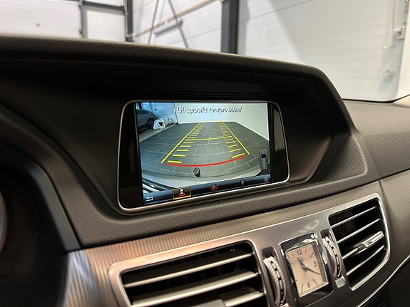 Mercedes-Benz E220 26 of 30