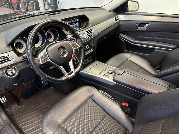 Mercedes-Benz E220 11 of 30