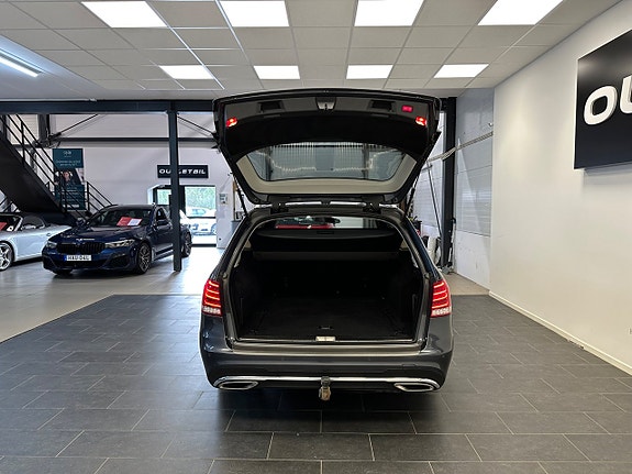 Mercedes-Benz E220 7 of 30