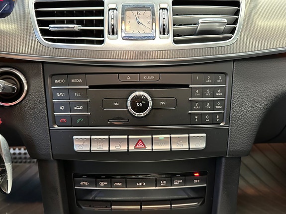 Mercedes-Benz E220 24 of 30