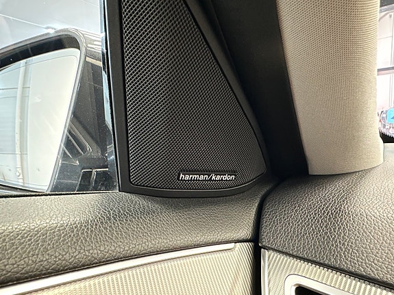 Mercedes-Benz E220 28 of 30