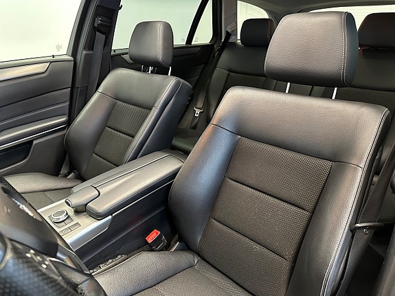 Mercedes-Benz E220 13 of 30