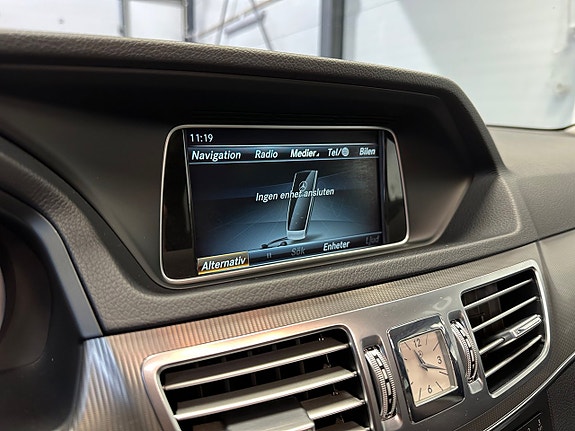 Mercedes-Benz E220 27 of 30