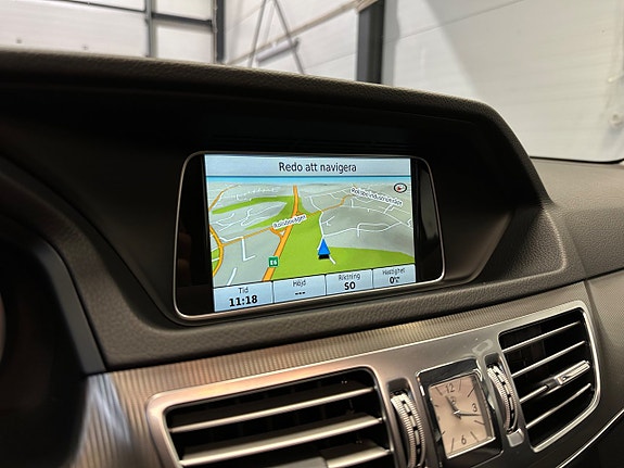 Mercedes-Benz E220 25 of 30
