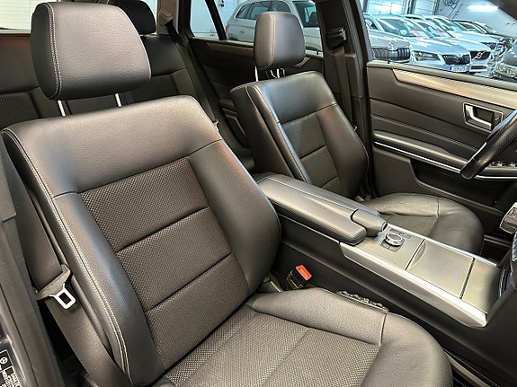 Mercedes-Benz E220 15 of 30