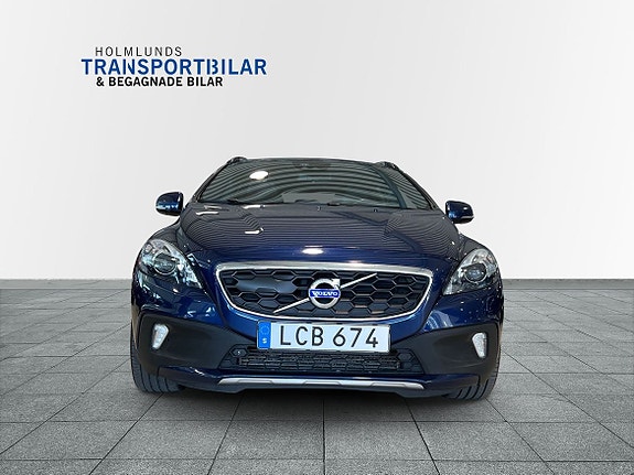 Volvo V40 Cross Country 5 of 28