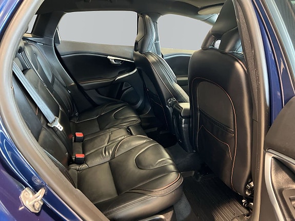 Volvo V40 Cross Country 7 of 28