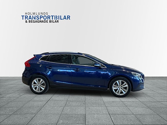 Volvo V40 Cross Country 17 of 28