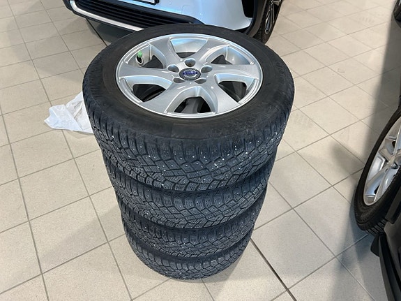 Volvo V40 Cross Country 22 of 28