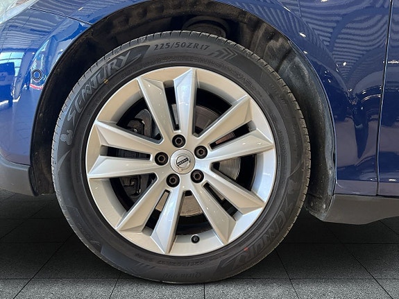 Volvo V40 Cross Country 16 of 28