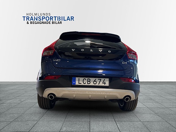 Volvo V40 Cross Country 4 of 28