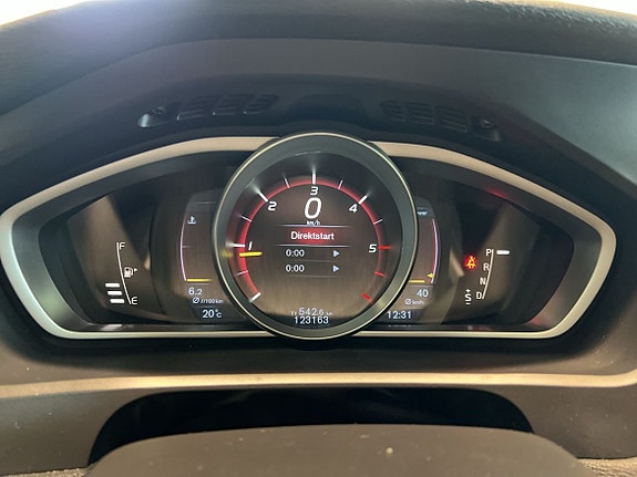 Volvo V40 Cross Country 26 of 28