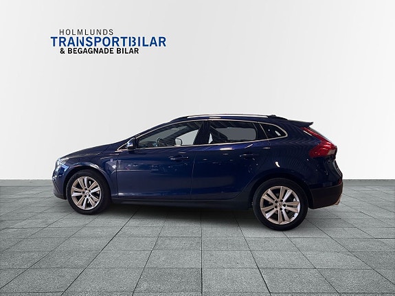 Volvo V40 Cross Country 3 of 28