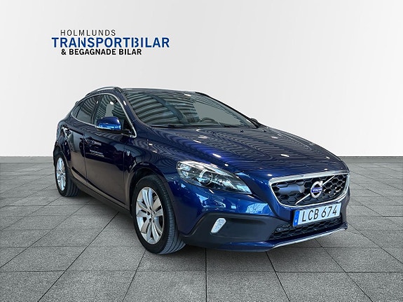 Volvo V40 Cross Country 19 of 28