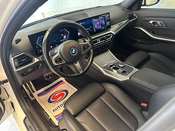 BMW 330e 4 of 19