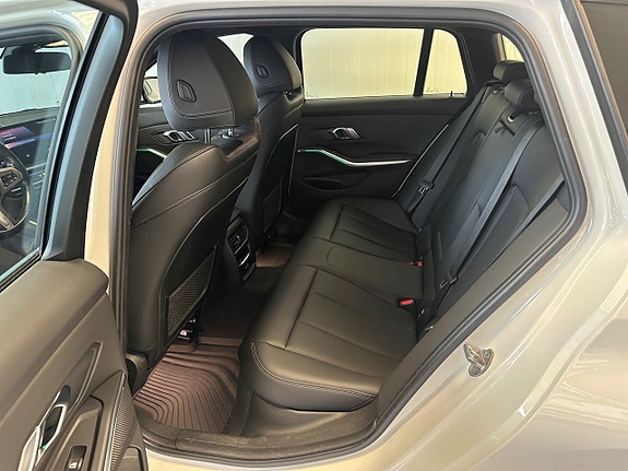 BMW 330e 8 of 19
